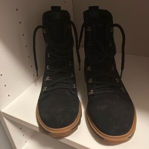 Black Sorel boots in good condition